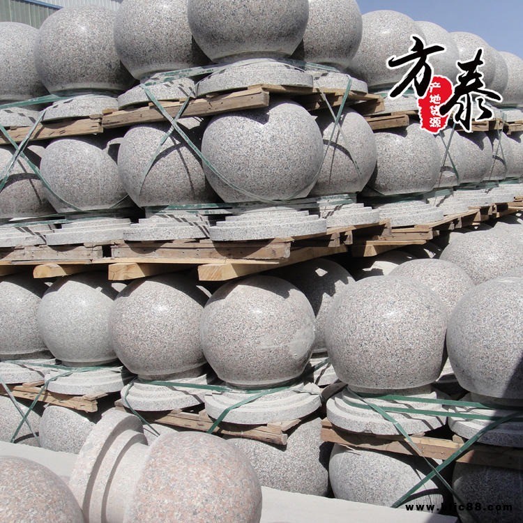 花崗巖石球價格低,灰色大理石芝麻灰擋車石圓球單價,隔離石球
