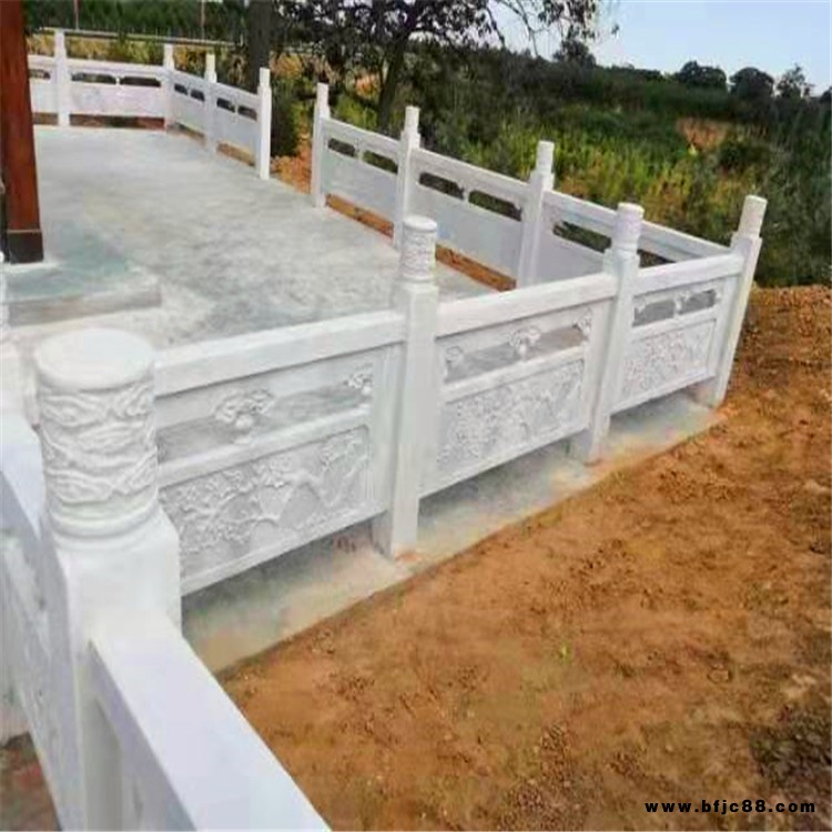 制作石雕欄桿 公園石護(hù)欄 中夢(mèng)品牌  天然石材
