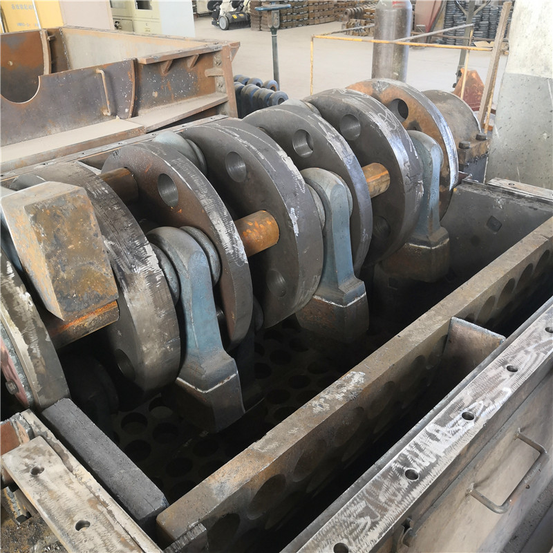 1800<i></i>x1800型箱式破碎機(jī) 硫鐵礦廂式粉碎機(jī) 砂巖方箱破碎機(jī)