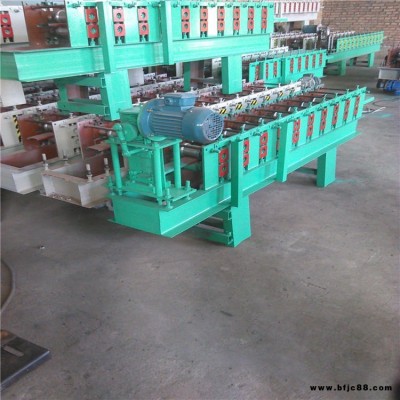 C84廣告扣板機(jī)  沖花扣板機(jī) 集成吊頂設(shè)備  彩鋼壓瓦機(jī)   柳葉紋壓花機(jī)