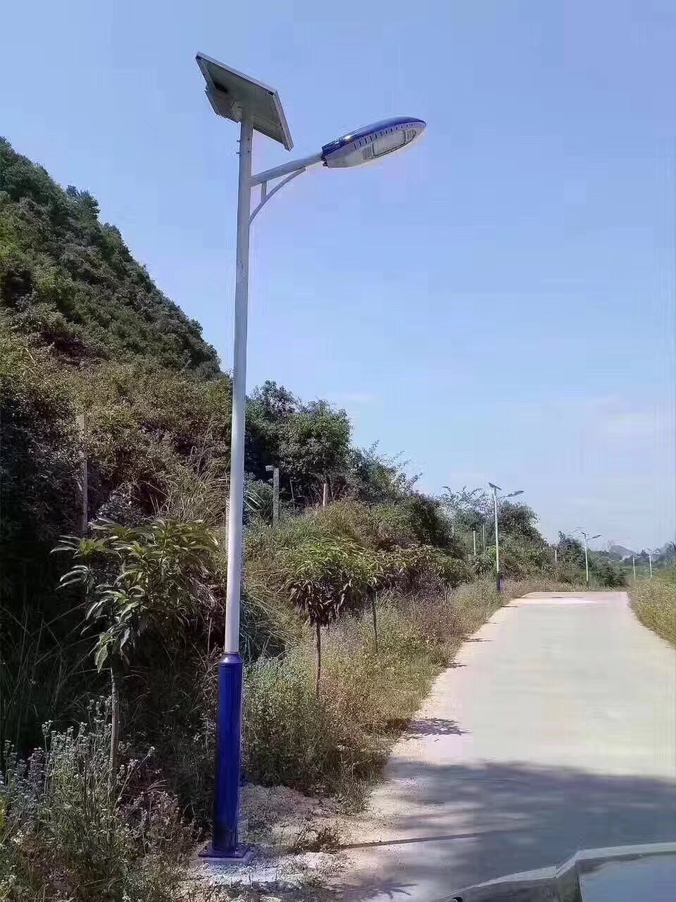 廠家直銷4米5米6米7米8米太陽能路燈庭院燈高桿燈新農村LED道路燈示例圖6