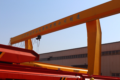 供應(yīng)10T-S10/35m 起重機 起重機批發(fā)  MH型包廂龍門起重機示例圖7