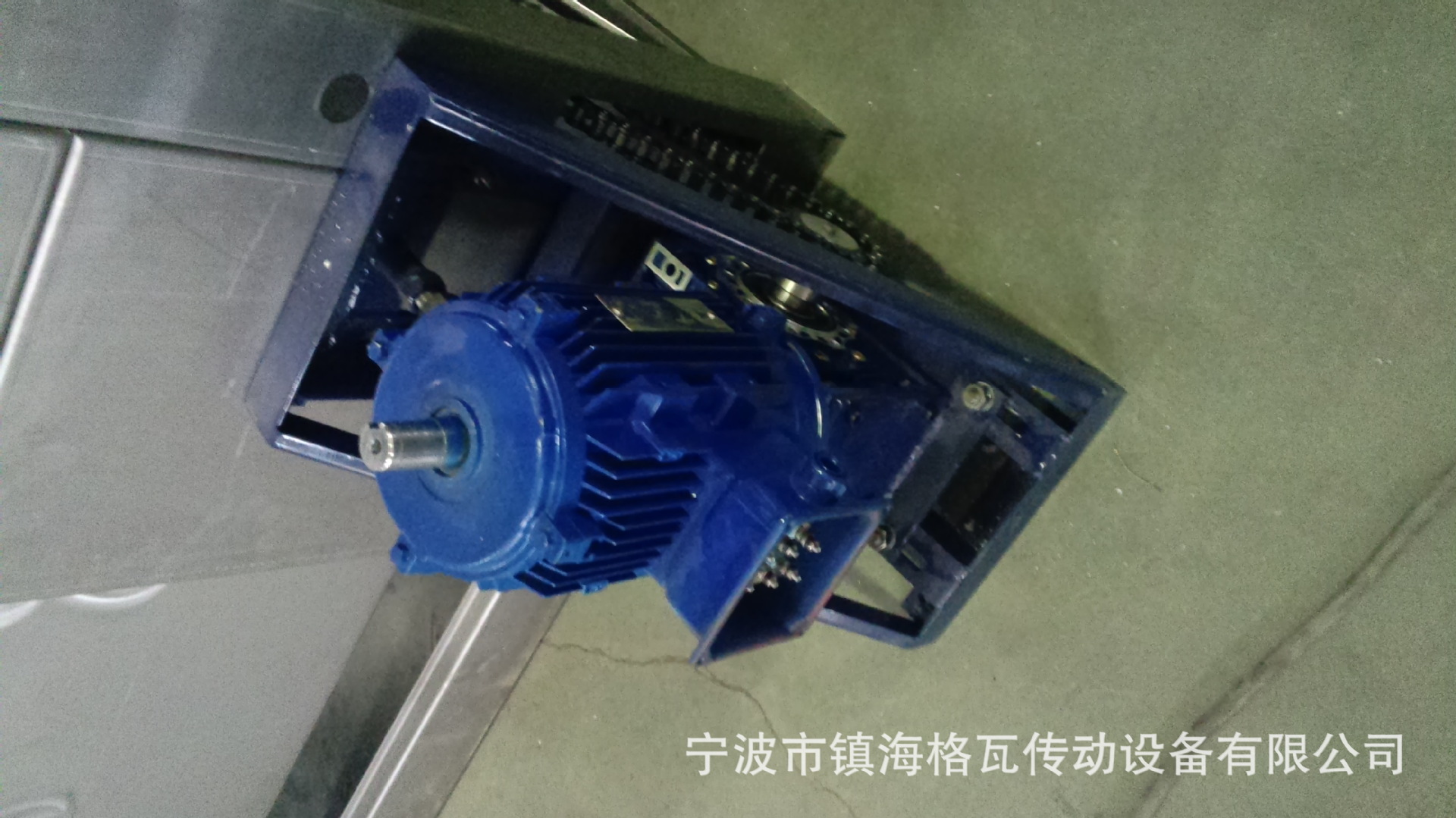 自動(dòng)回轉(zhuǎn)工具倉(cāng)儲(chǔ)柜用格瓦蝸輪減速電機(jī)示例圖1